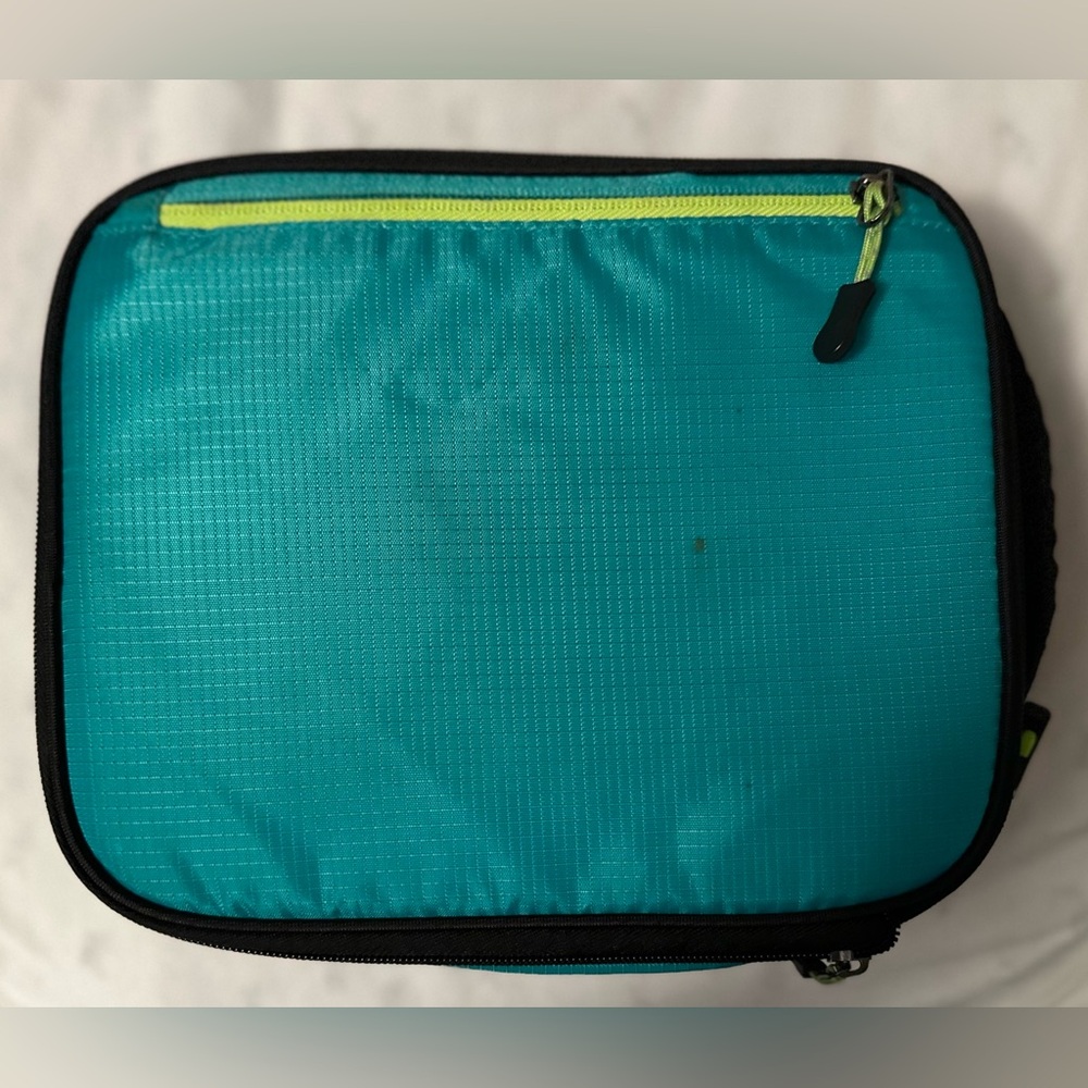 Artic Zone Expandable Lunch Box - Picture 2 of 6